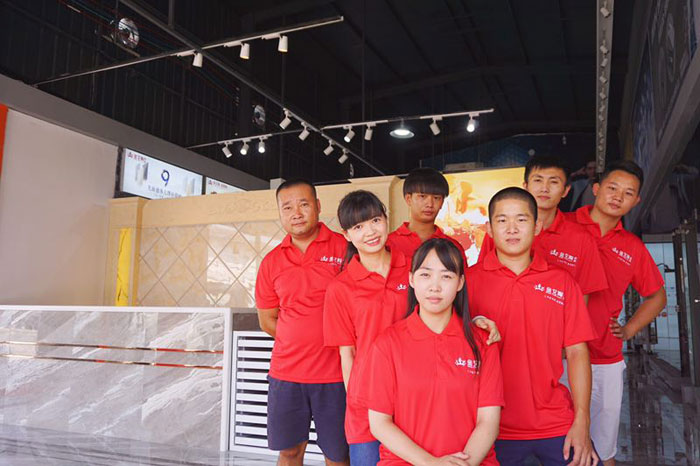 紅酒不僅僅是一杯佳釀這么簡單,它所意味的更是一種臻純曼妙的生活境界。而瓷磚,也需要細細品味,才能真正讀懂它。9月20日,陶瓷一線品牌金艾陶瓷磚潮安專賣店邀您共同開啟一場優雅人生的品味之旅。