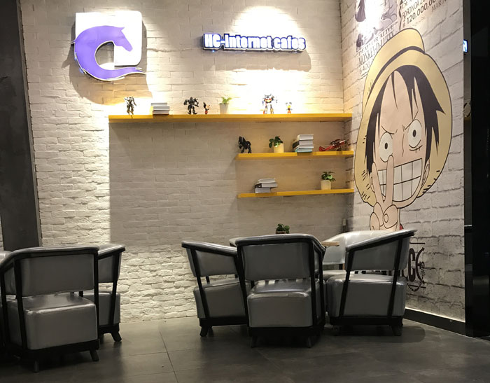 金艾陶現(xiàn)代仿古磚案例:別說了,一起去這個(gè)1000方的網(wǎng)咖開黑!